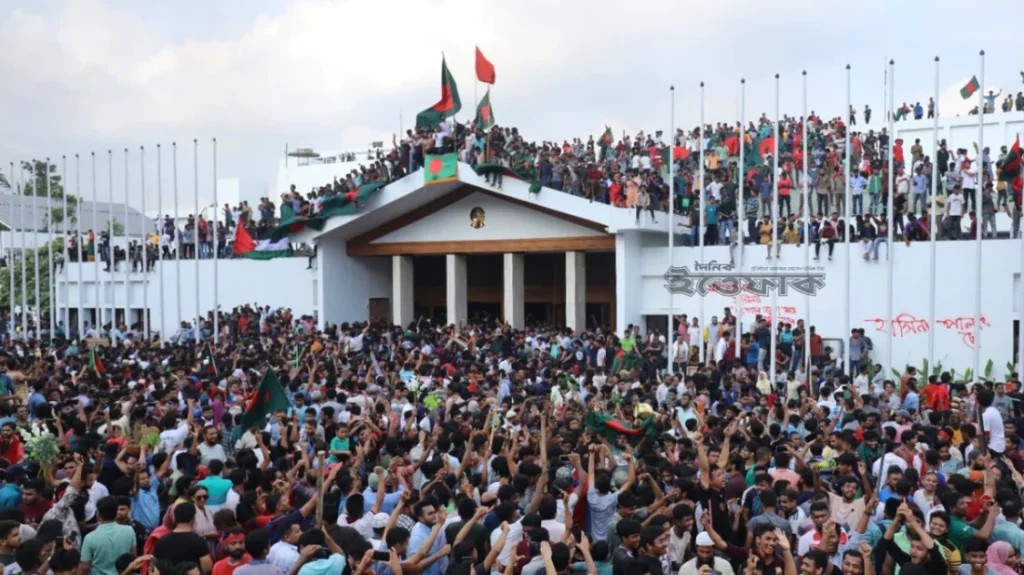 রাজনৈতিক দলগুলোর হাতে পৌঁছাল জুলাই জাতীয় সনদ