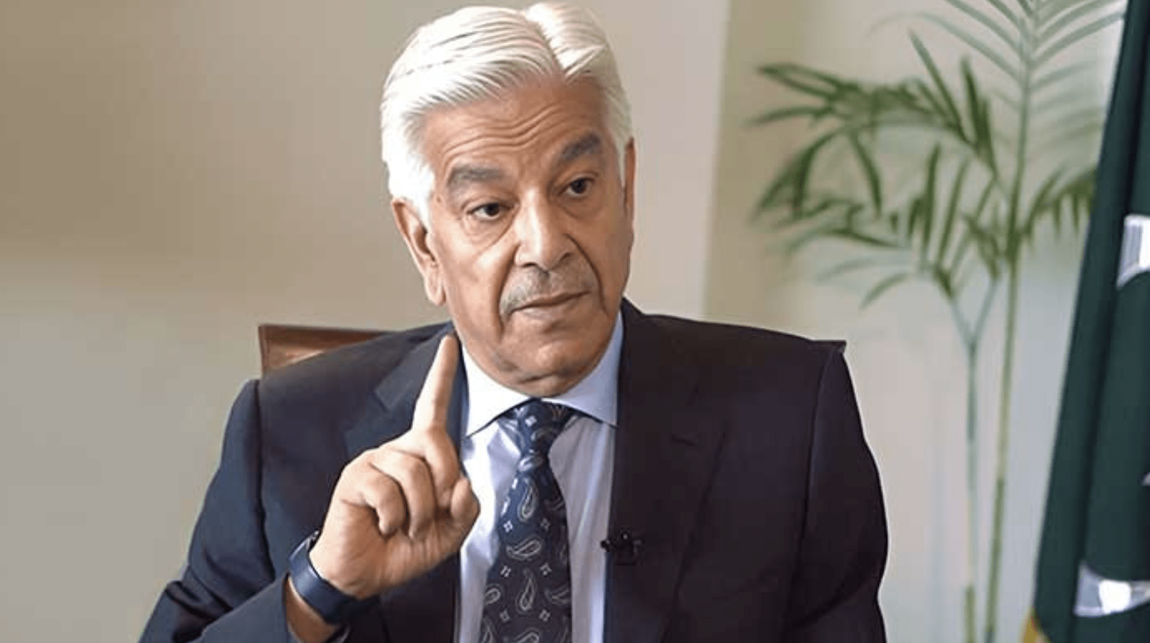 পাকিস্তানে তীব্র প্রতিক্রিয়া: ইরান ইস্যুতে খাজা আসিফের বিস্ফোরক মন্তব্য দেশজুড়ে বিক্ষোভে নিহত ২০