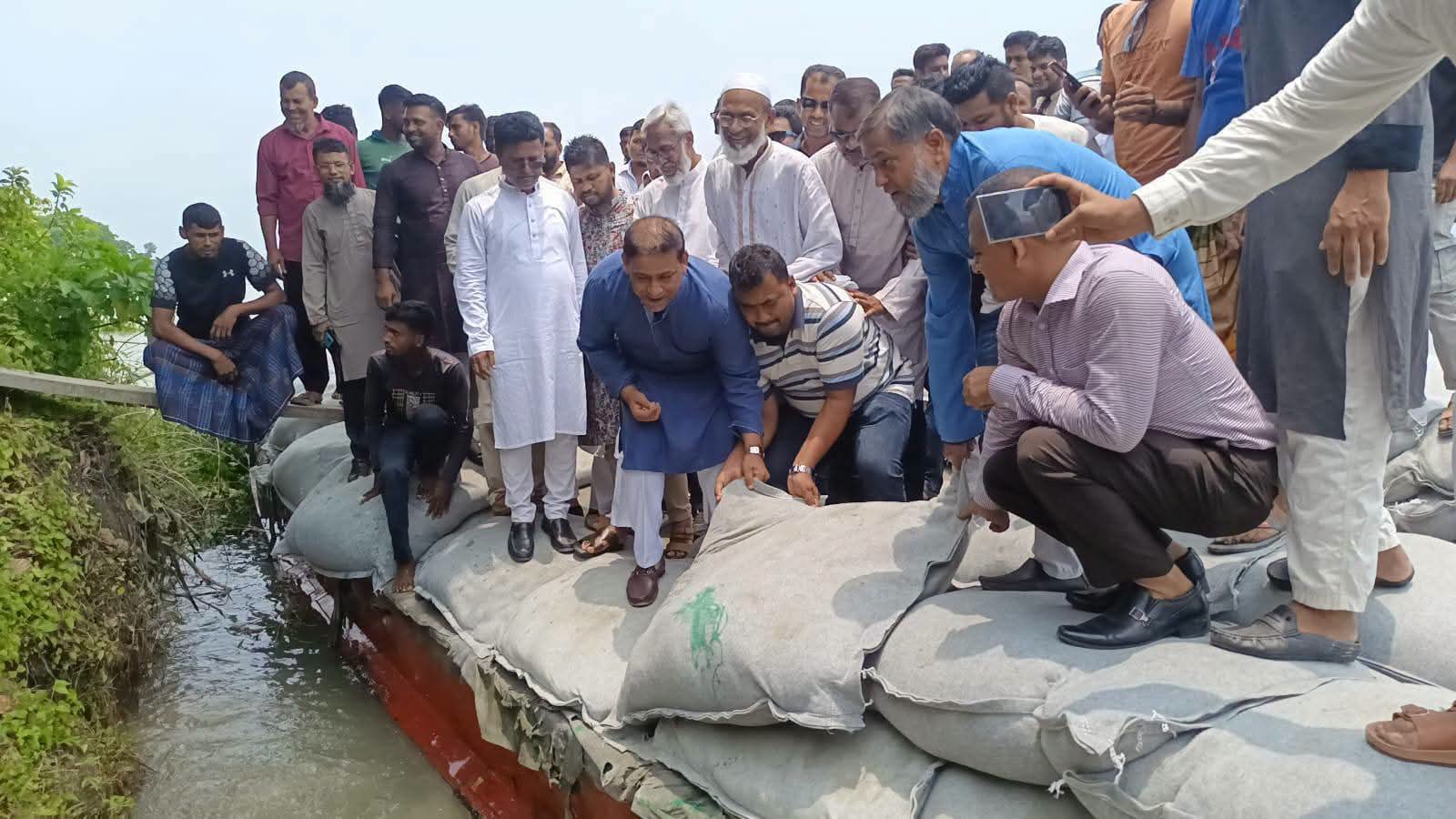নদী ভাঙ্গন রোধ ও দেশের উন্নয়নে কাজ করছে সরকার- এমপি আনিসুর রহমান তালুকদার খোকন