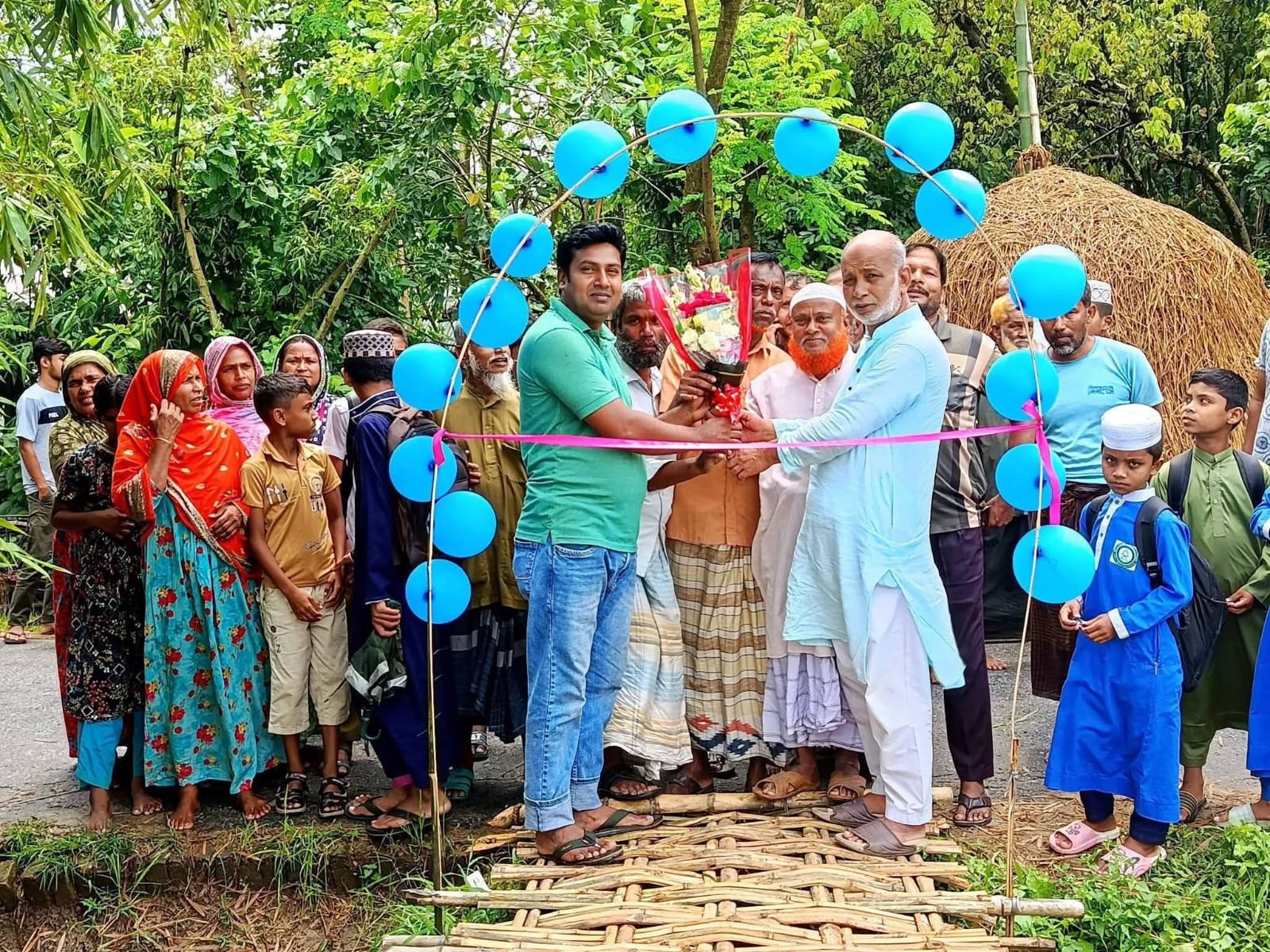 ​ইছামতি নদীর ওপর পুনর্নির্মিত বাঁশের সাঁকোর শুভ উদ্বোধন: স্থায়ী সেতুর দাবি এলাকাবাসীর